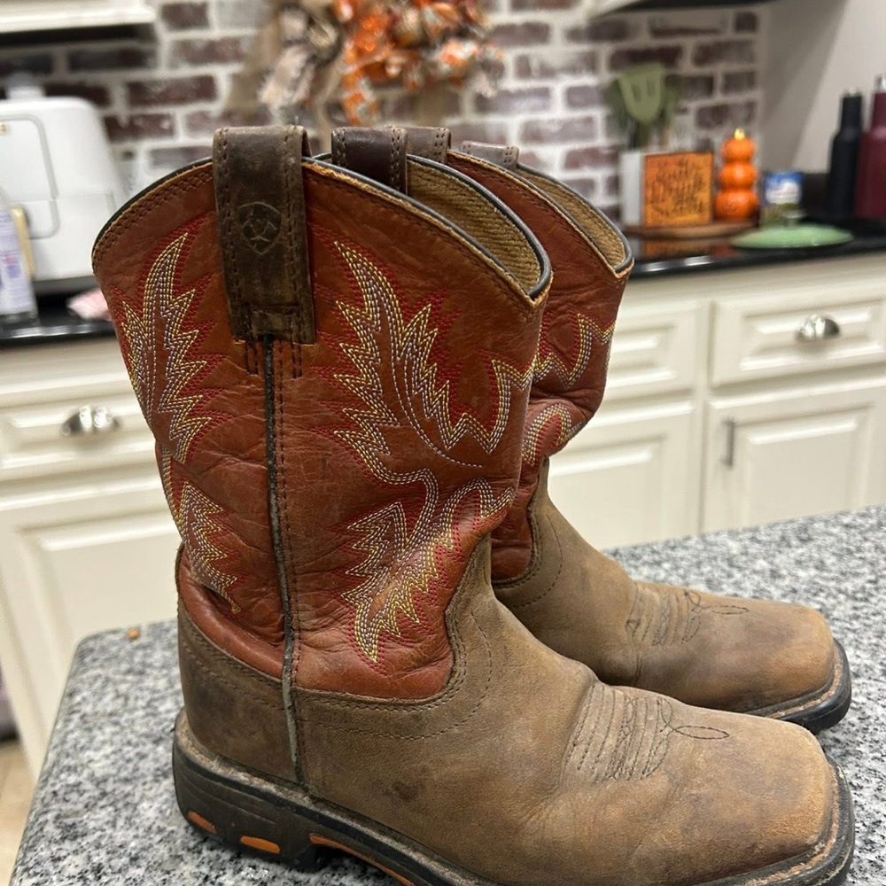 Ariat youth size 13 Boots